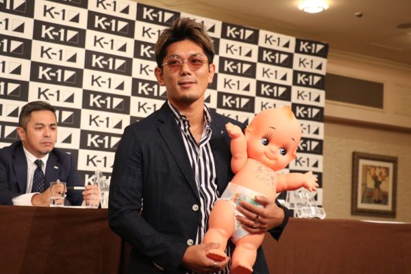 皇治の記者会見